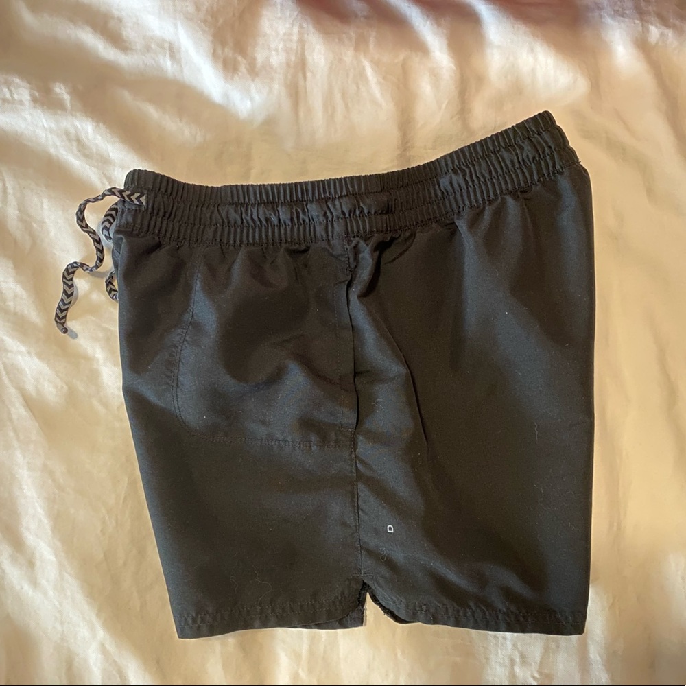 Small North Face Black Shorts - Picture 4 of 5